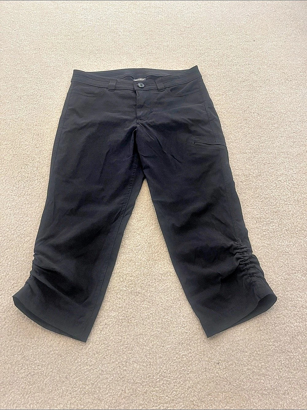 Eddie Bauer Ladies Ripstop Capri - Black. Like New
